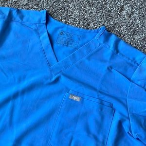 Figs Leon Three-Pocket Scrub Top